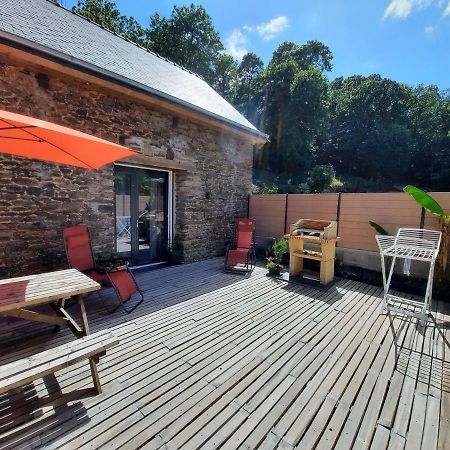 A La Memoire De Merlin & Spa Saint-Malon-sur-Mel Bagian luar foto