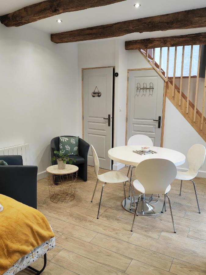 A La Memoire De Merlin & Spa Saint-Malon-sur-Mel Bagian luar foto