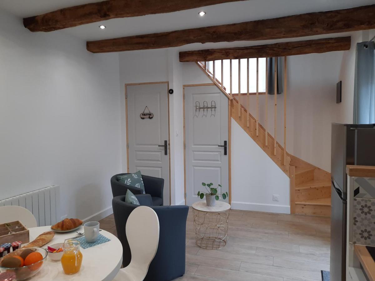 A La Memoire De Merlin & Spa Saint-Malon-sur-Mel Bagian luar foto